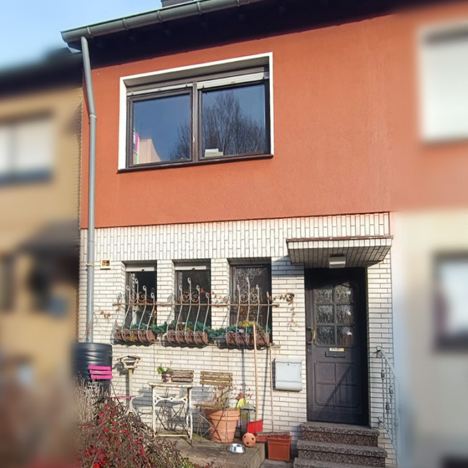 Außenansicht Reihenmittelhaus vor der Sanierung